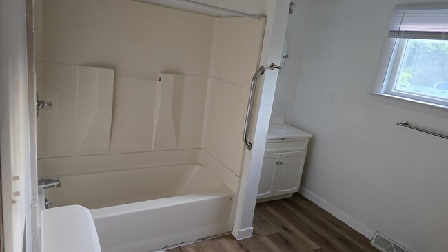 Photo - 1503 Gilbert St