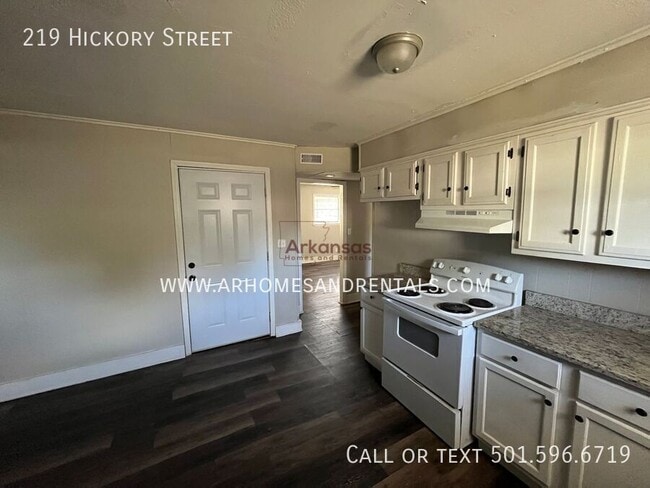 Photo - 219 Hickory St