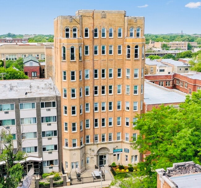 Building Photo - 5860 N Kenmore Ave Unit 510