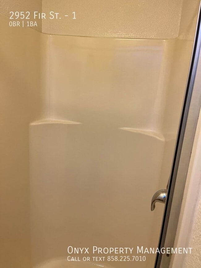 Photo - Studio with own kitchen and bathroom in th... Unit 1