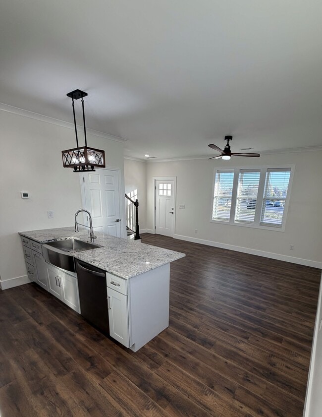 Photo - 1409 Woodbine Ave