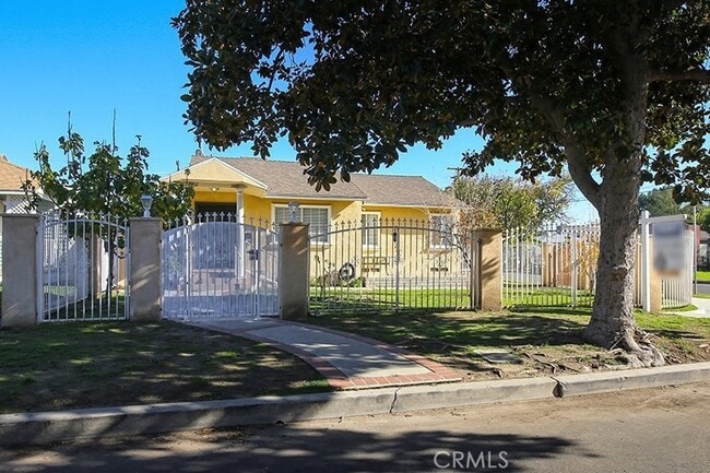 Photo - 7400 Blewett Ave