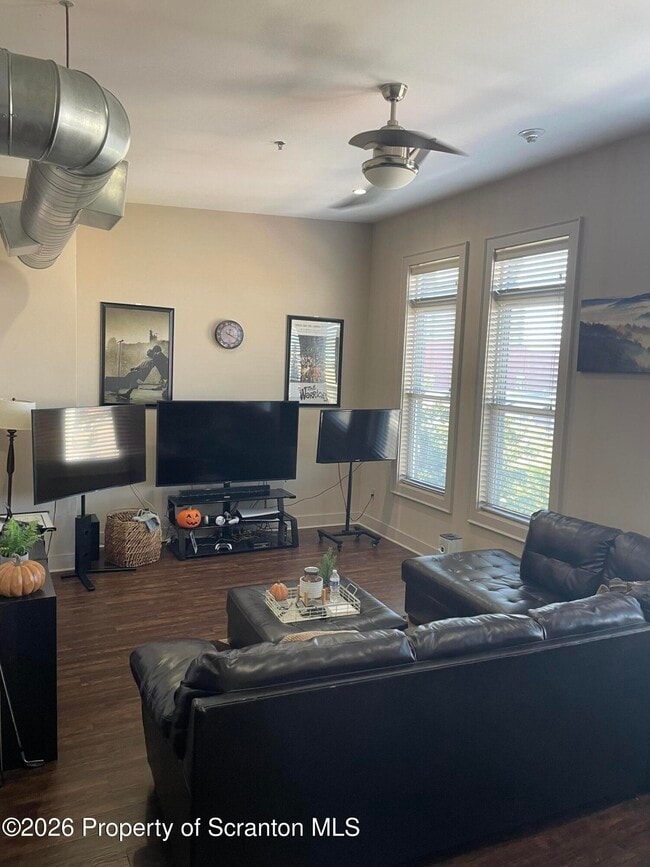 Photo - 322-322 Penn Ave