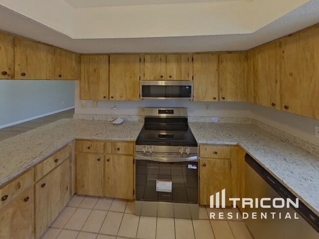 Photo - 907 67th Ave Dr W