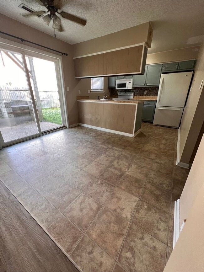 Photo - 3 bed 2 bath in Virginia Beach