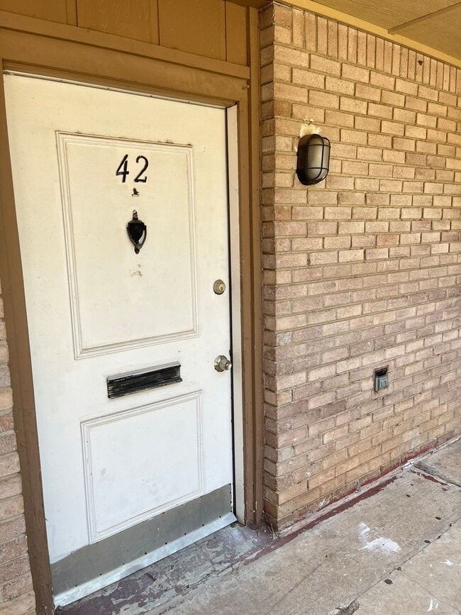 Photo - 1 Bed 1 Bath Downstairs Unit Unidad 3742