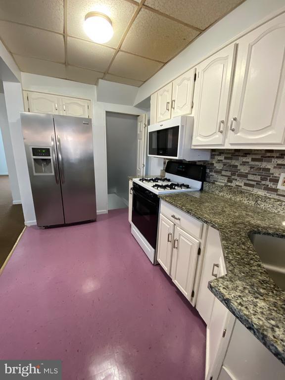 Photo - 2167 Graythorn Rd