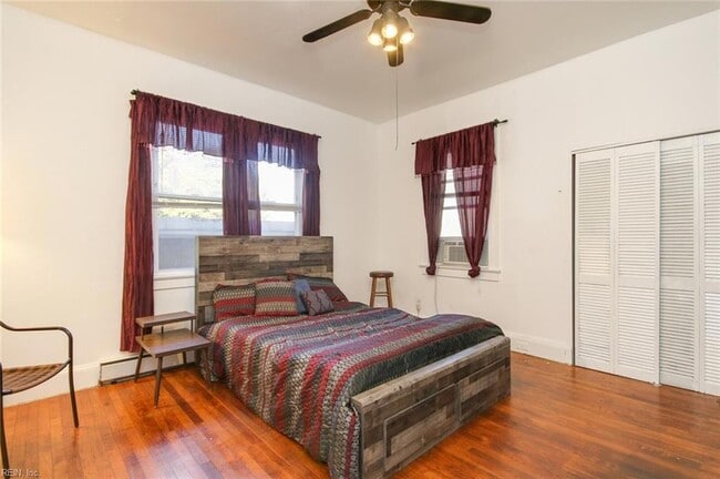 Photo - 3901 Newport Ave