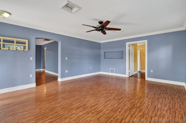 Photo - 1005 Selkirk St