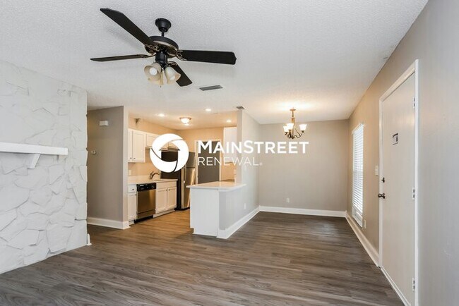 Photo - 3 Bedroom Pet-Friendly Home in Clearwater, FL with Main Street Renewal