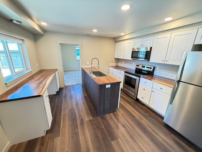Photo - Remodeled 3 Bedroom House!