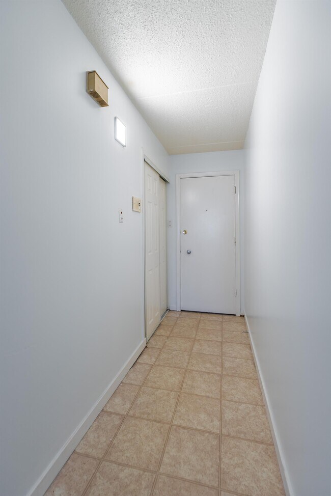 Photo - 2150 Osler St Unit 9
