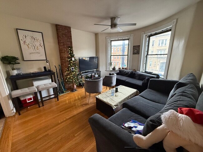 Photo - 880 Huntington Ave Apartamento Unidad 2