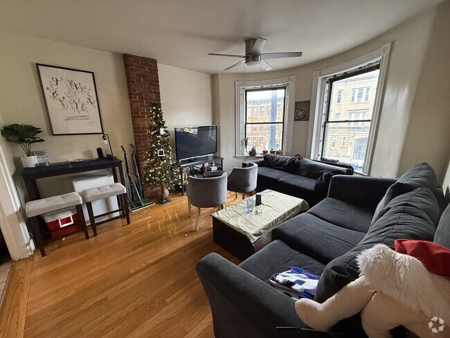 Building Photo - 880 Huntington Ave Unit 2 Rental