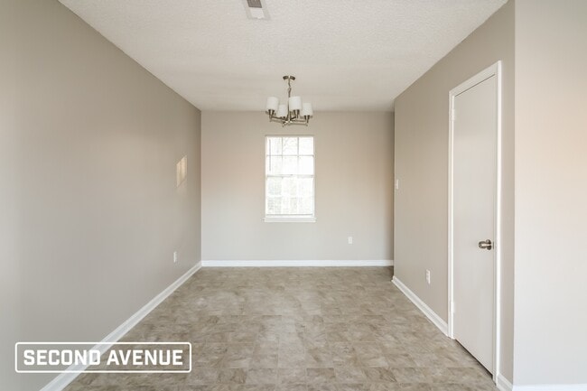 Photo - 1739 Huntington Dr