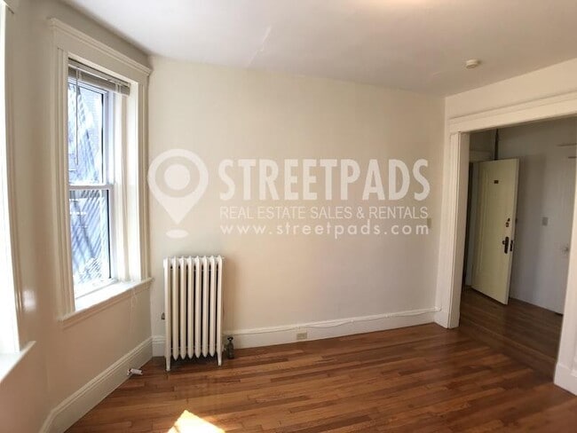 Photo - bedroom in Boston MA 02120