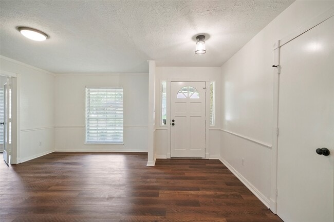 Photo - 719 Thornwood Dr