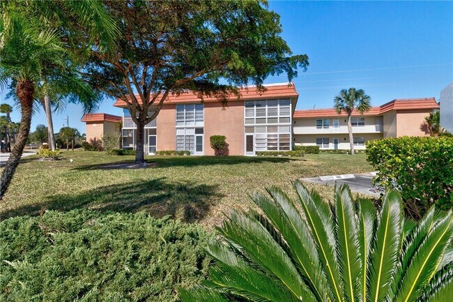 107 Spring Lake Ct Unit 206