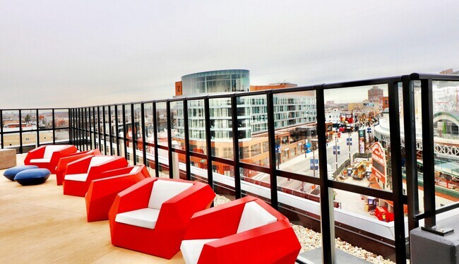 Photo - 1025 W Addison St Unit 803