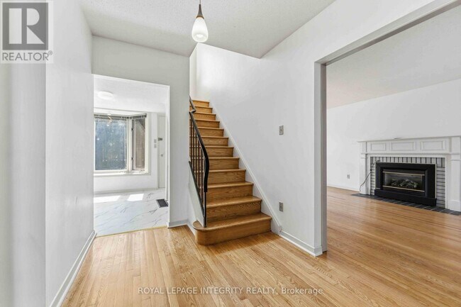 Photo - 1842 Playfair Dr