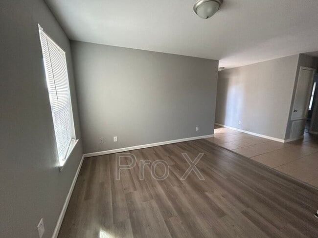 Photo - 316 Erin Pl Unit #102