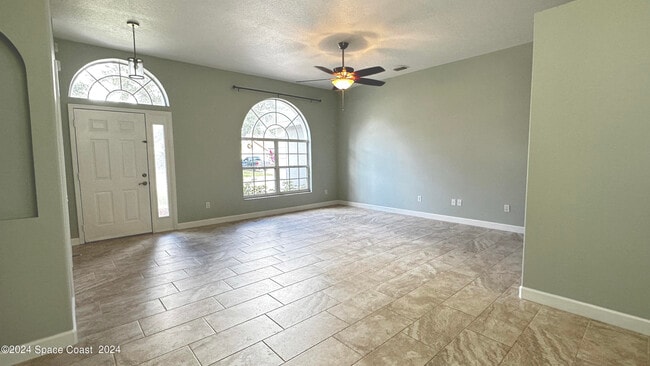 Photo - 925 Osprey Ln