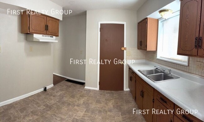 Photo - 2526 Kennedy Ave