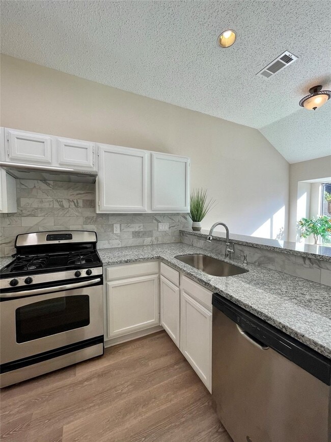 Photo - 15815 Locust Grove Dr