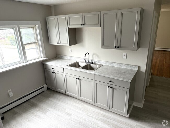 Building Photo - 220 Logee St Unit 2 Rental