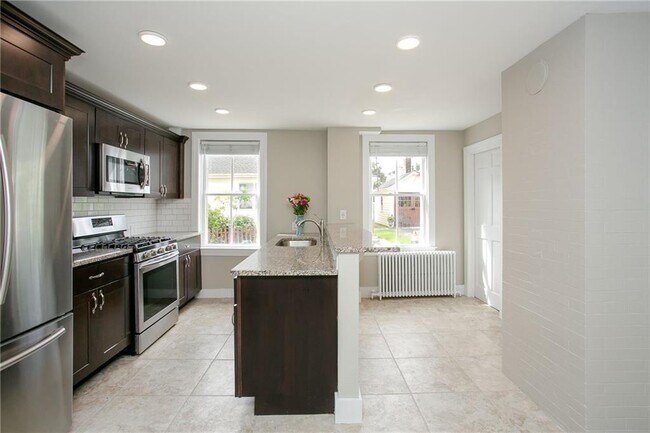 Photo - 43 Farewell St