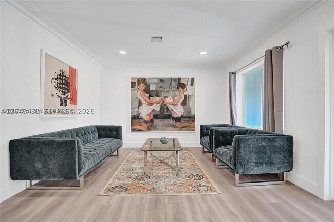 Photo - 630 NE 52nd St