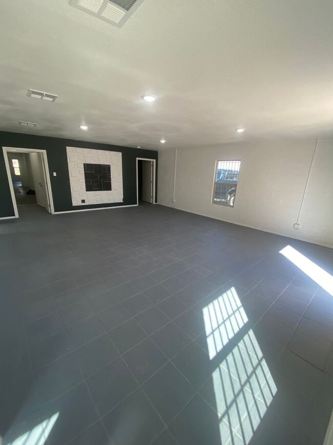 Photo - 2,400 sq. ft. Commercial Space – Prime Loc...