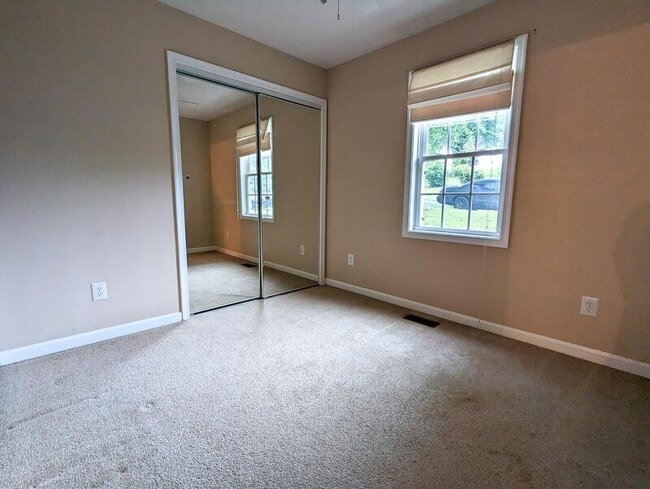 Photo - 726 Crestwood Cir