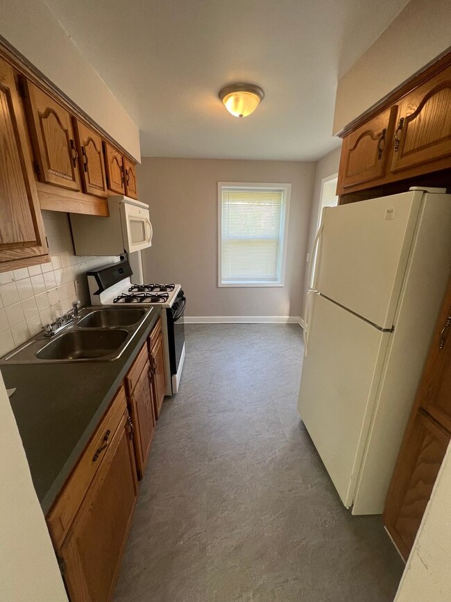 Photo - 23078 Rosalind Ave