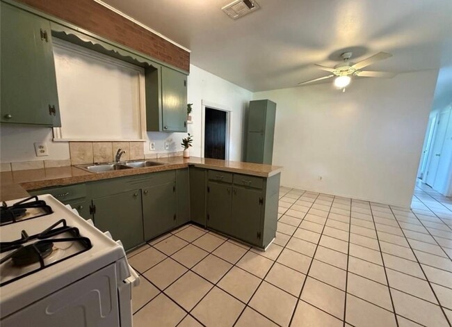 Photo - This Just In! New To The Market!