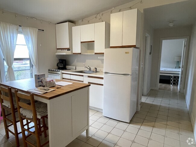 Building Photo - 5 Wendell St Unit 2 Rental