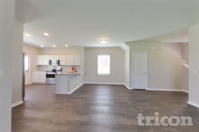 Photo - 1035 Lonergan Cir