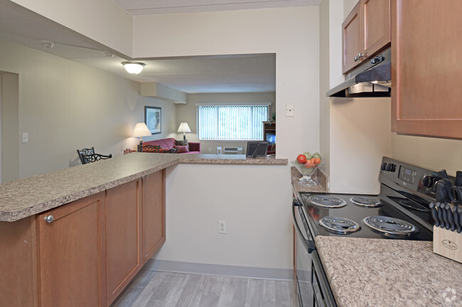 2 BR, 2 BA - Plantation Towers Apartments