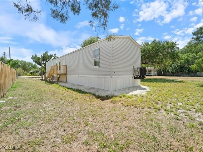 Photo - 1038 Canopy Ln SW