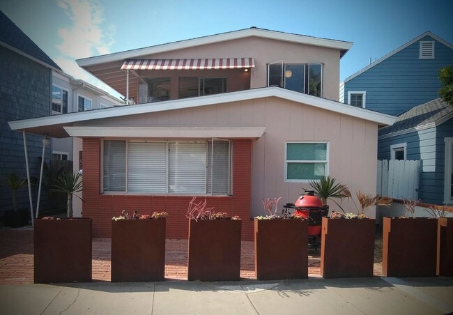 Photo - 1621 E Balboa Blvd Unit 3