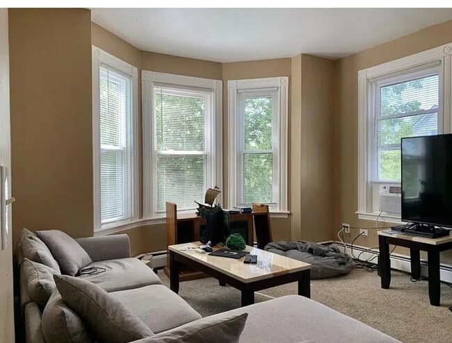 Building Photo - 1 Marion St Unit Haverhill MA Rental