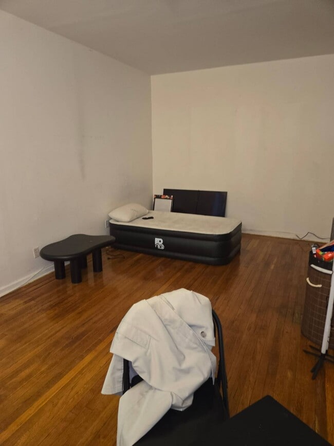 Photo - 36-40-40 Crescent St