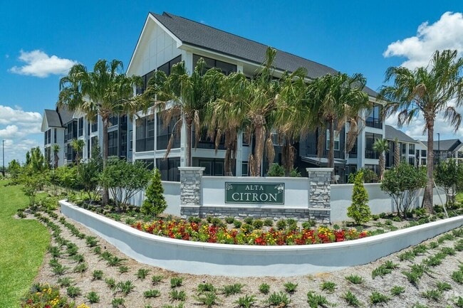 Building Photo - 3020 Base Blvd Unit B2