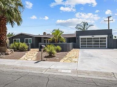 Building Photo - 2190 N Whitewater Club Dr