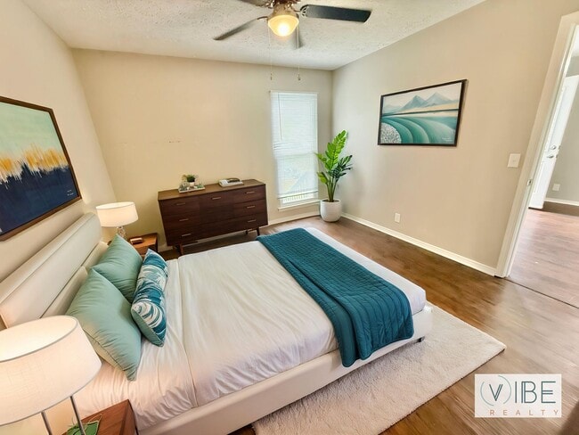 Photo - WOW! 2 Bedroom 2 Bath in Hermitage with Deck & Great Back Yard - Available June 1!