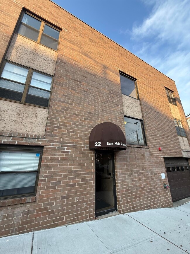 Building Photo - 22 69th St Unit A1 Rental