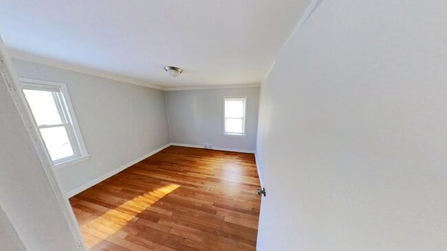 Photo - 11360 Mercedes