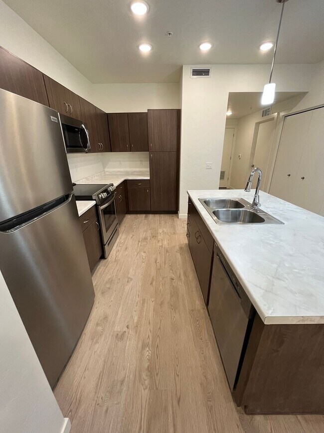 Photo - 4617 Lexington Sky Lane-304 Unidad 304