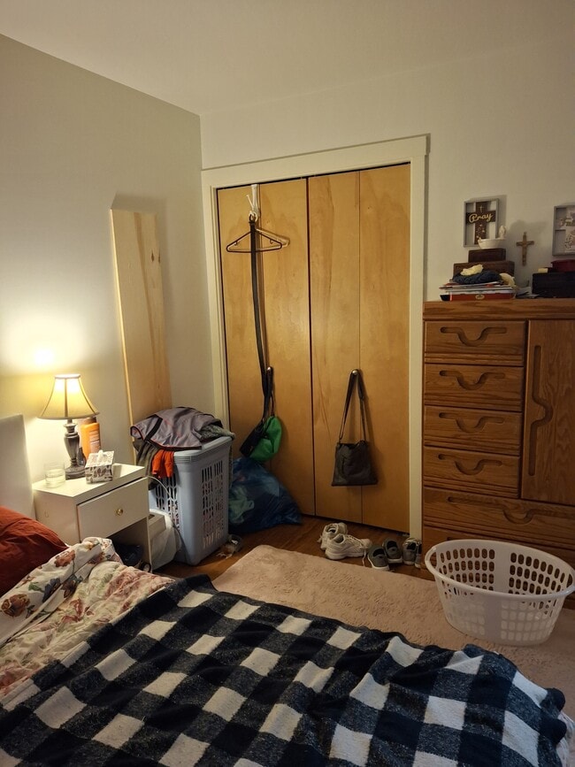 Photo - 238-238 Selby St