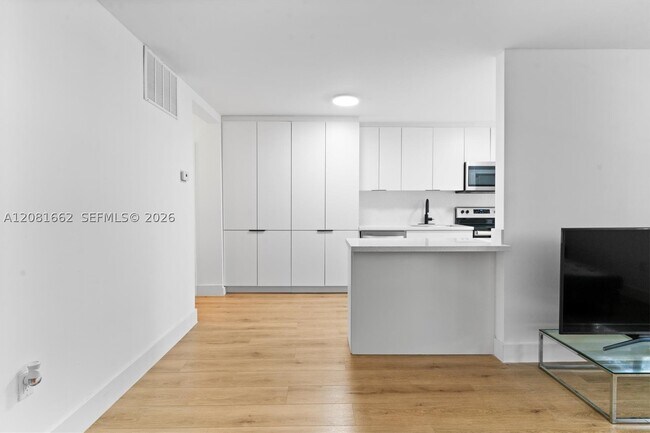 Photo - 1620 West Dr Unit 305